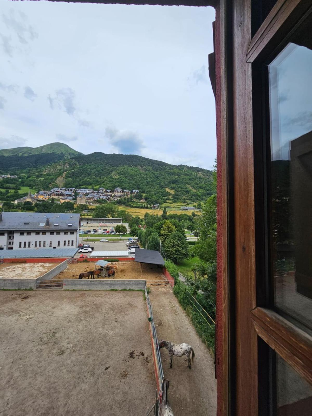 Hotel Hipic Vielha Bagian luar foto